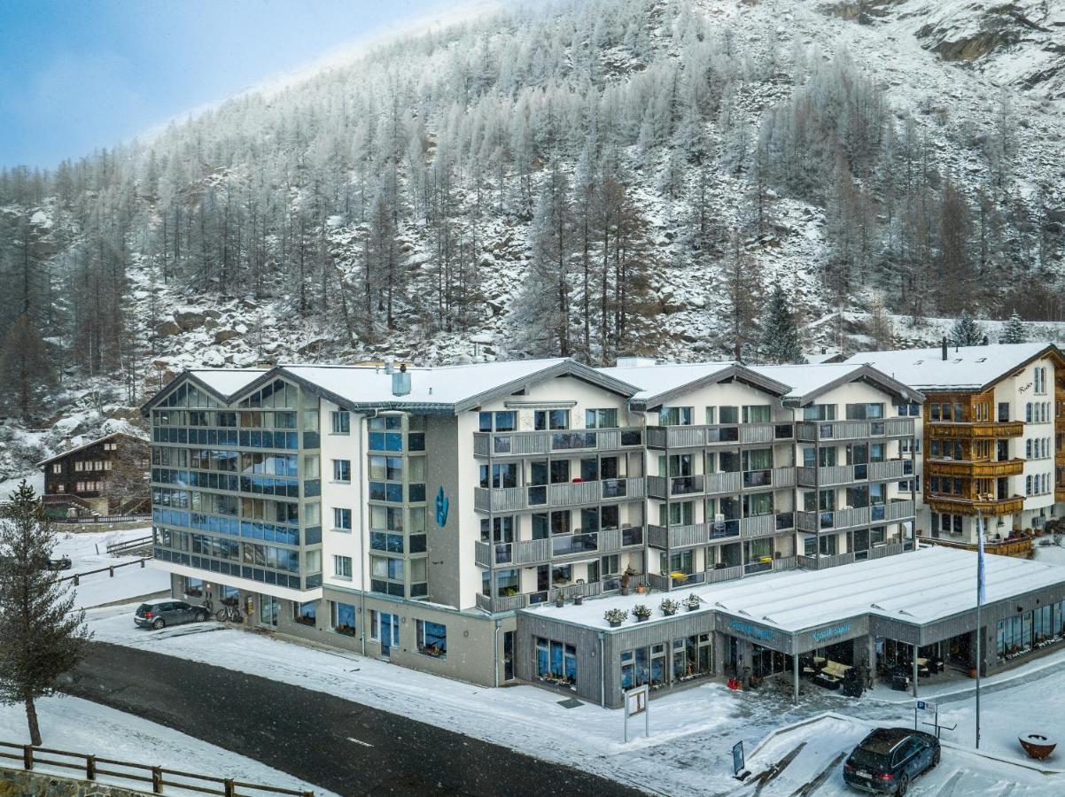 Hotel Kristall Saas-Almagell ภายนอก รูปภาพ