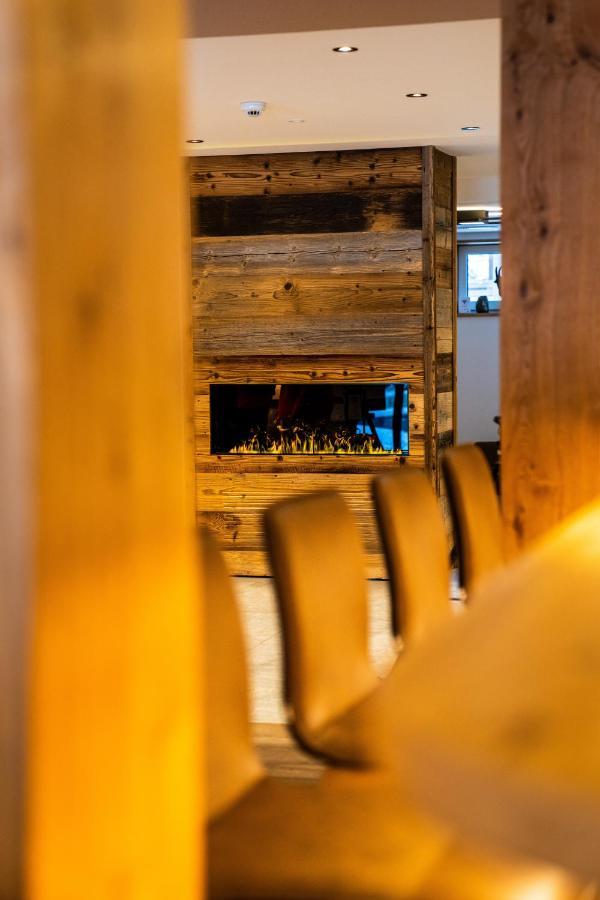 Hotel Kristall Saas-Almagell ภายนอก รูปภาพ