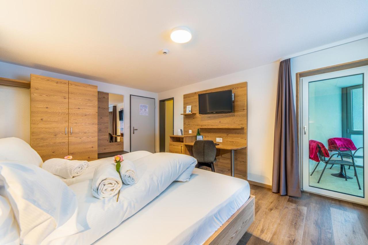 Hotel Kristall Saas-Almagell ภายนอก รูปภาพ