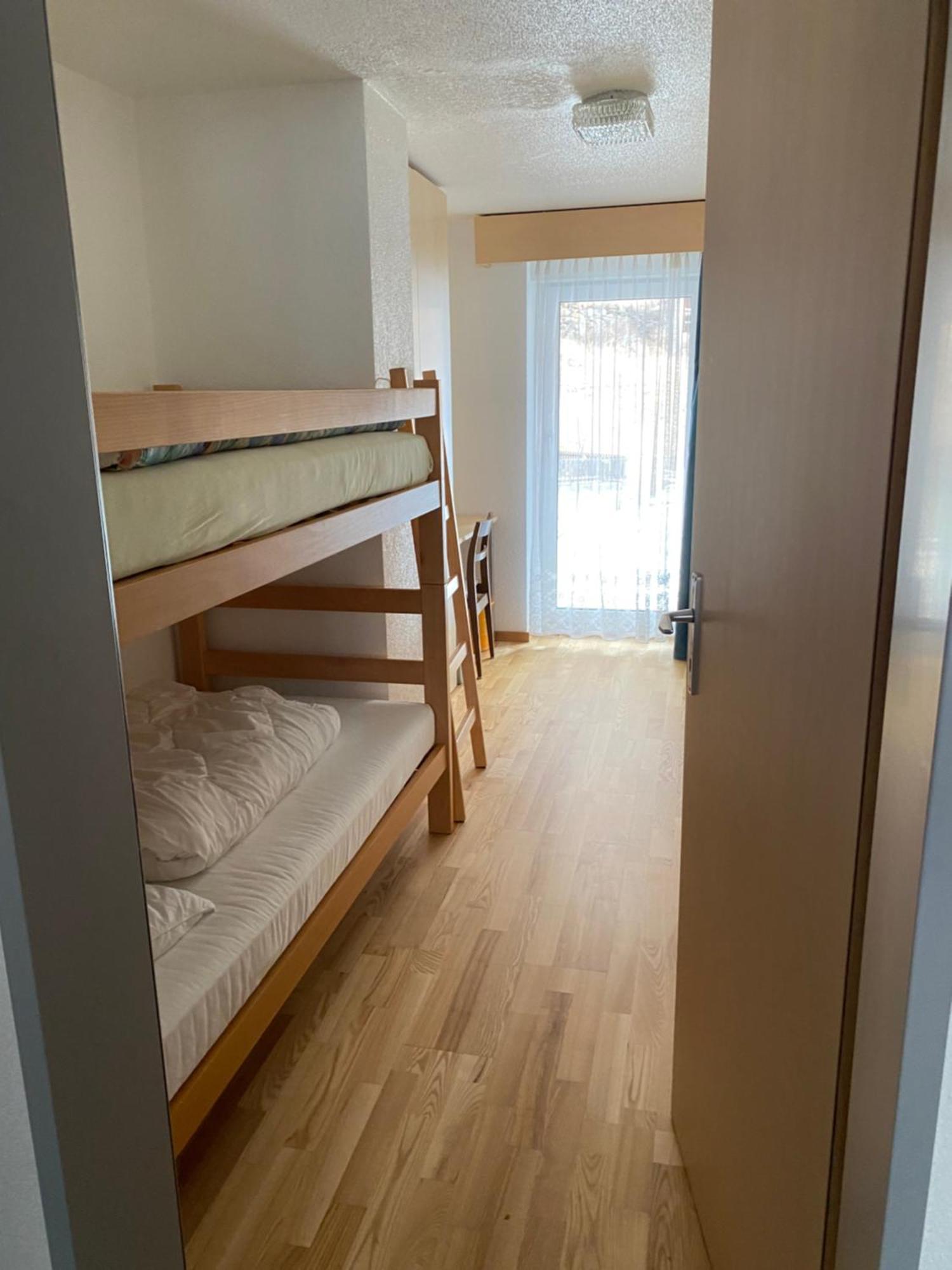 Hotel Kristall Saas-Almagell ภายนอก รูปภาพ