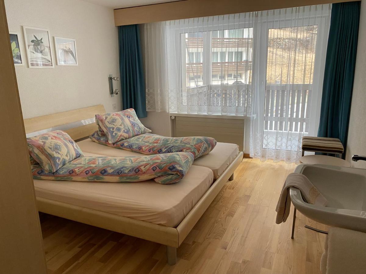 Hotel Kristall Saas-Almagell ภายนอก รูปภาพ