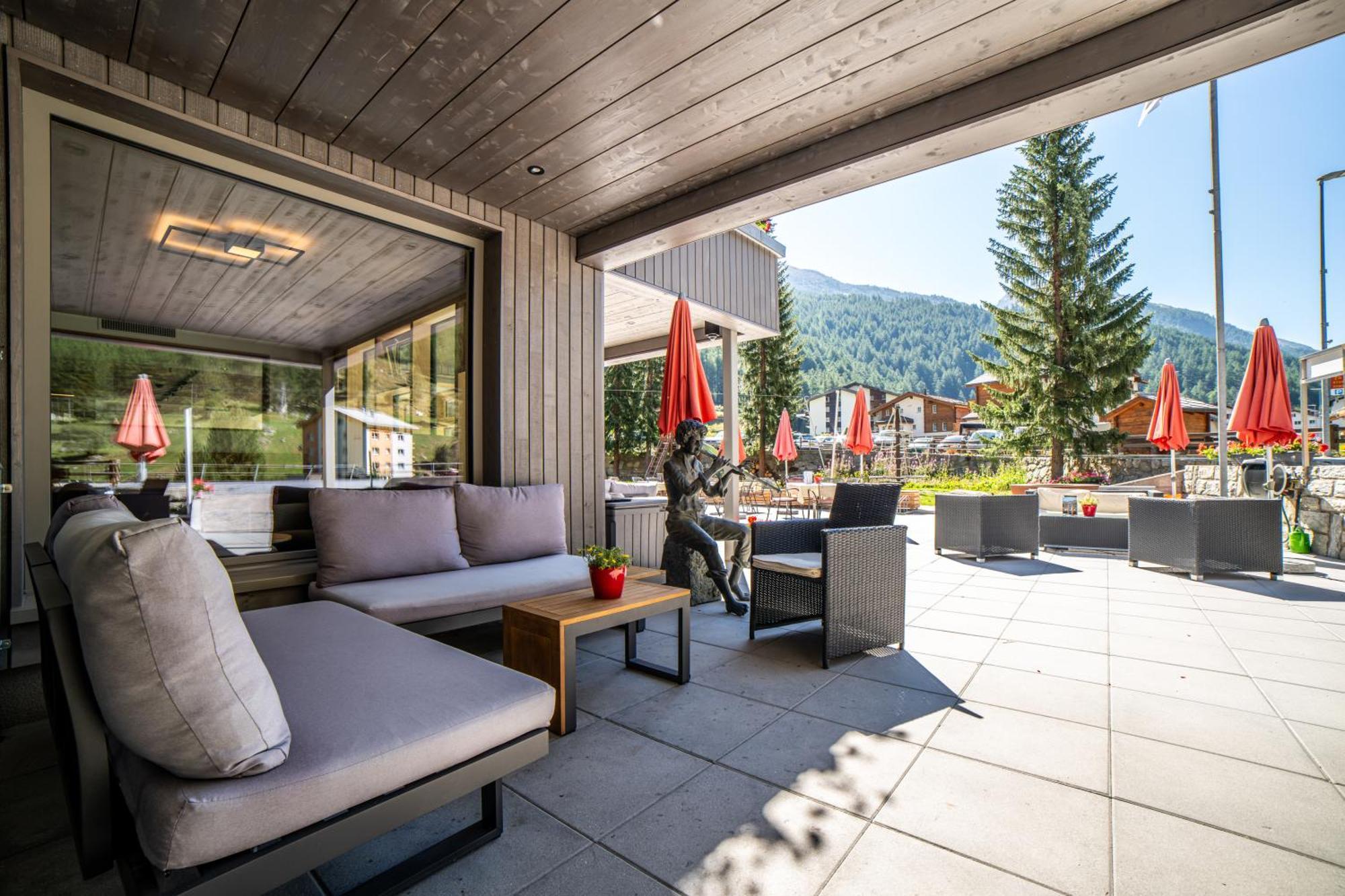 Hotel Kristall Saas-Almagell ภายนอก รูปภาพ